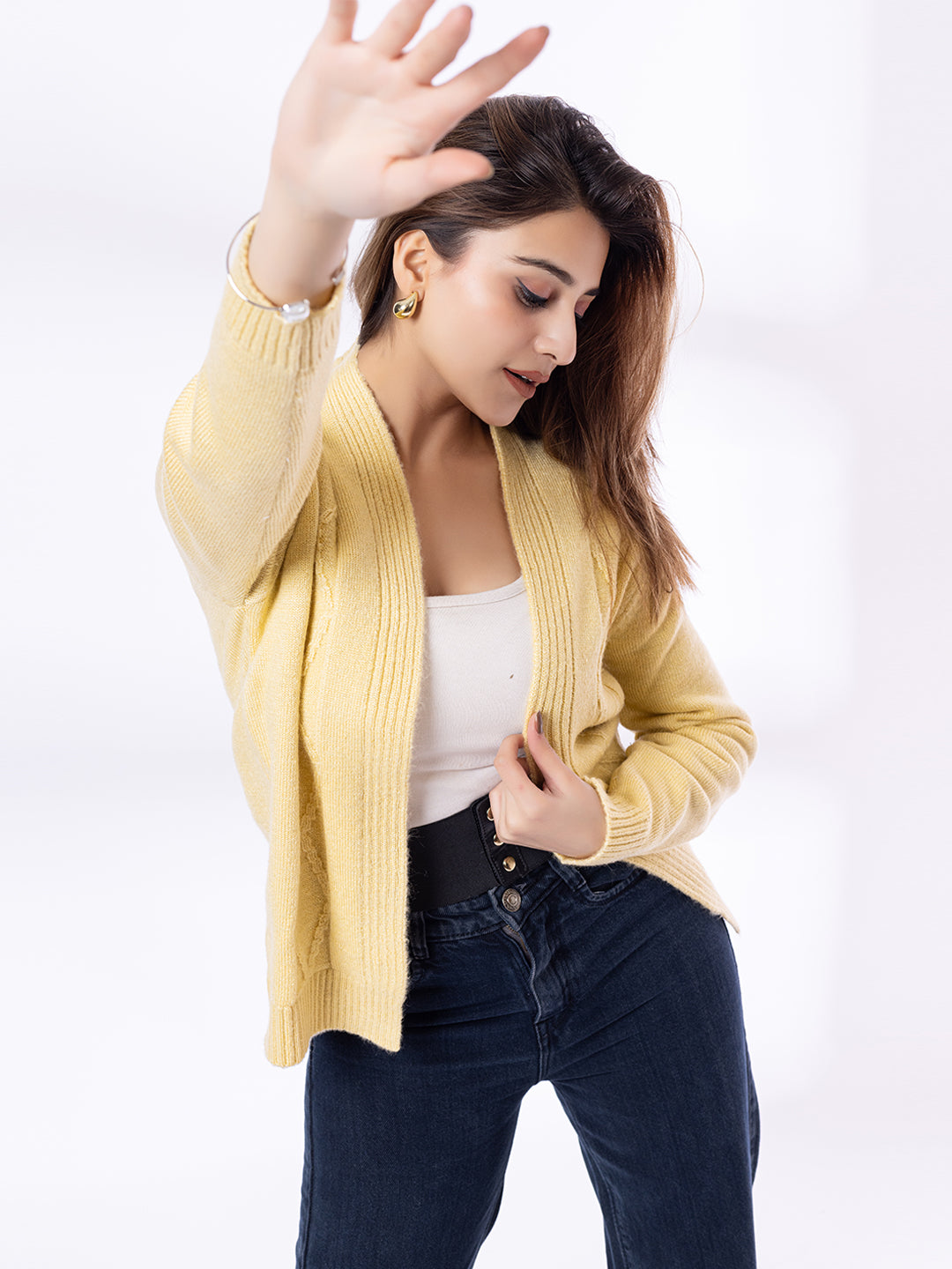 332 Chunky Cable Shrug I Lemon Yellow