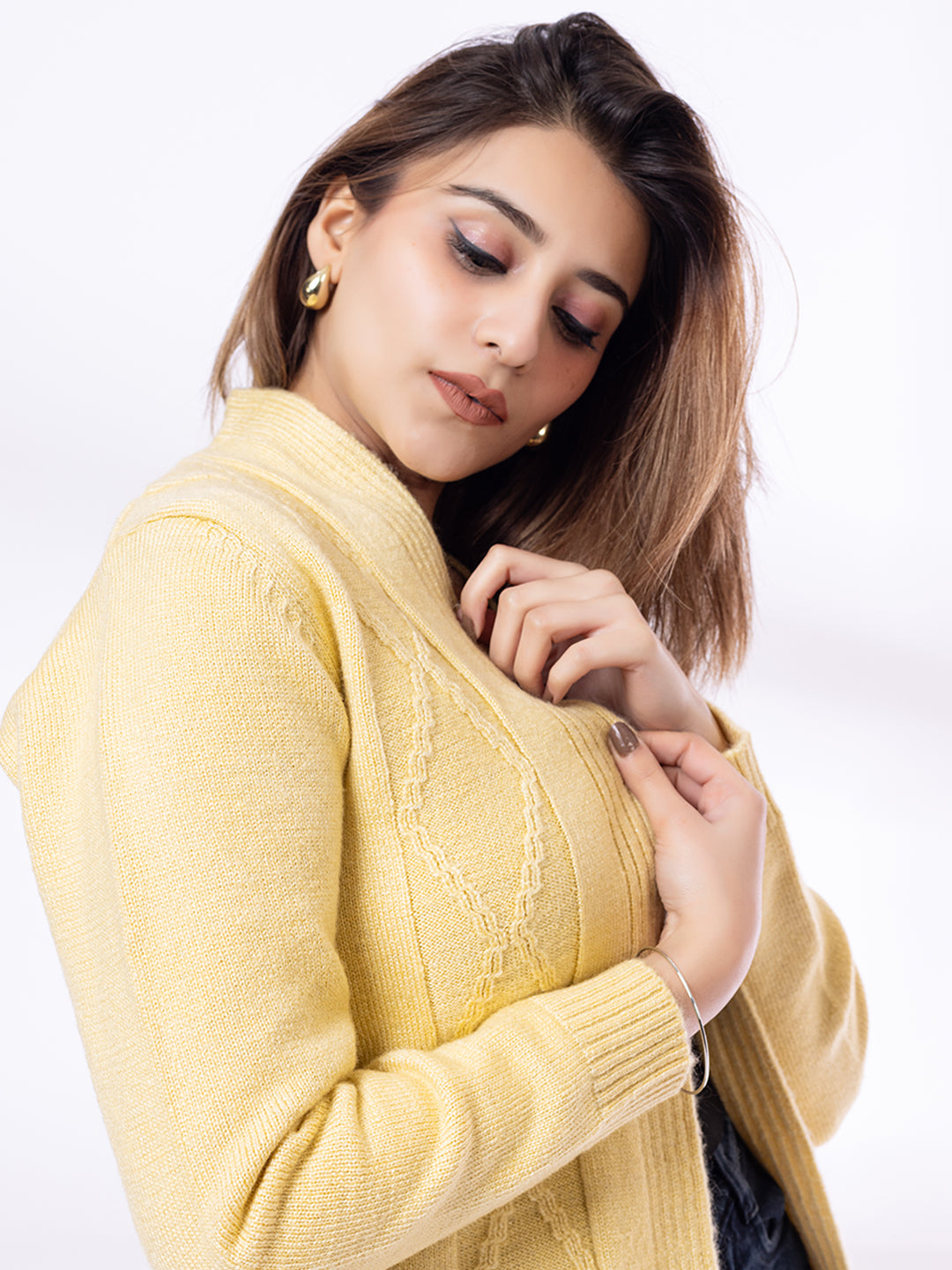 332 Chunky Cable Shrug I Lemon Yellow