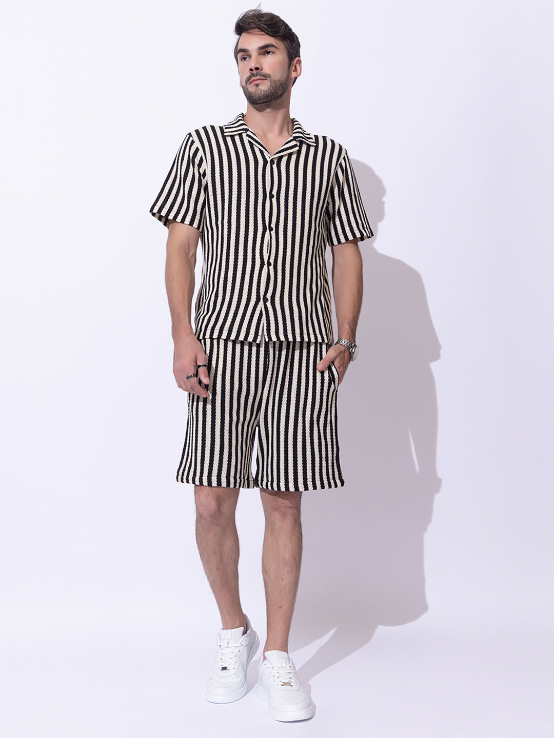 148 Resort Shorts Crochet I Beige & Black Stripes
