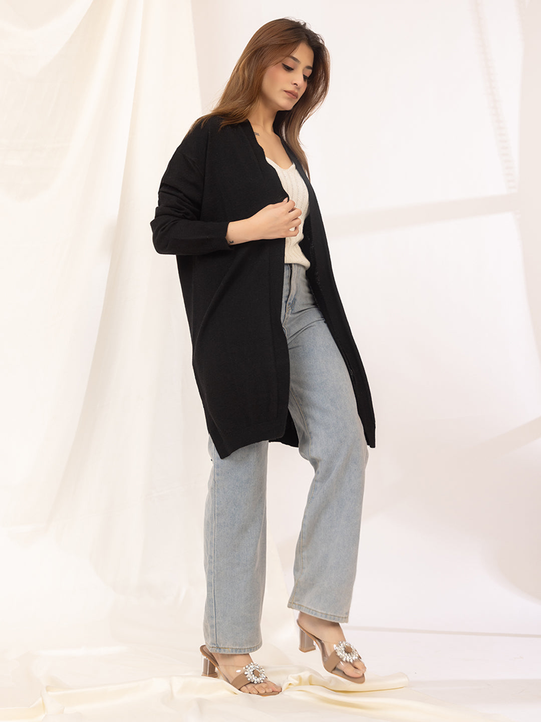 017 Woollen Shrug I Black