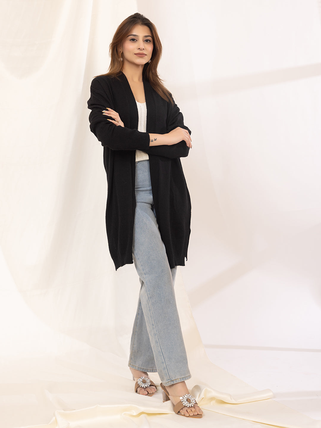 017 Woollen Shrug I Black
