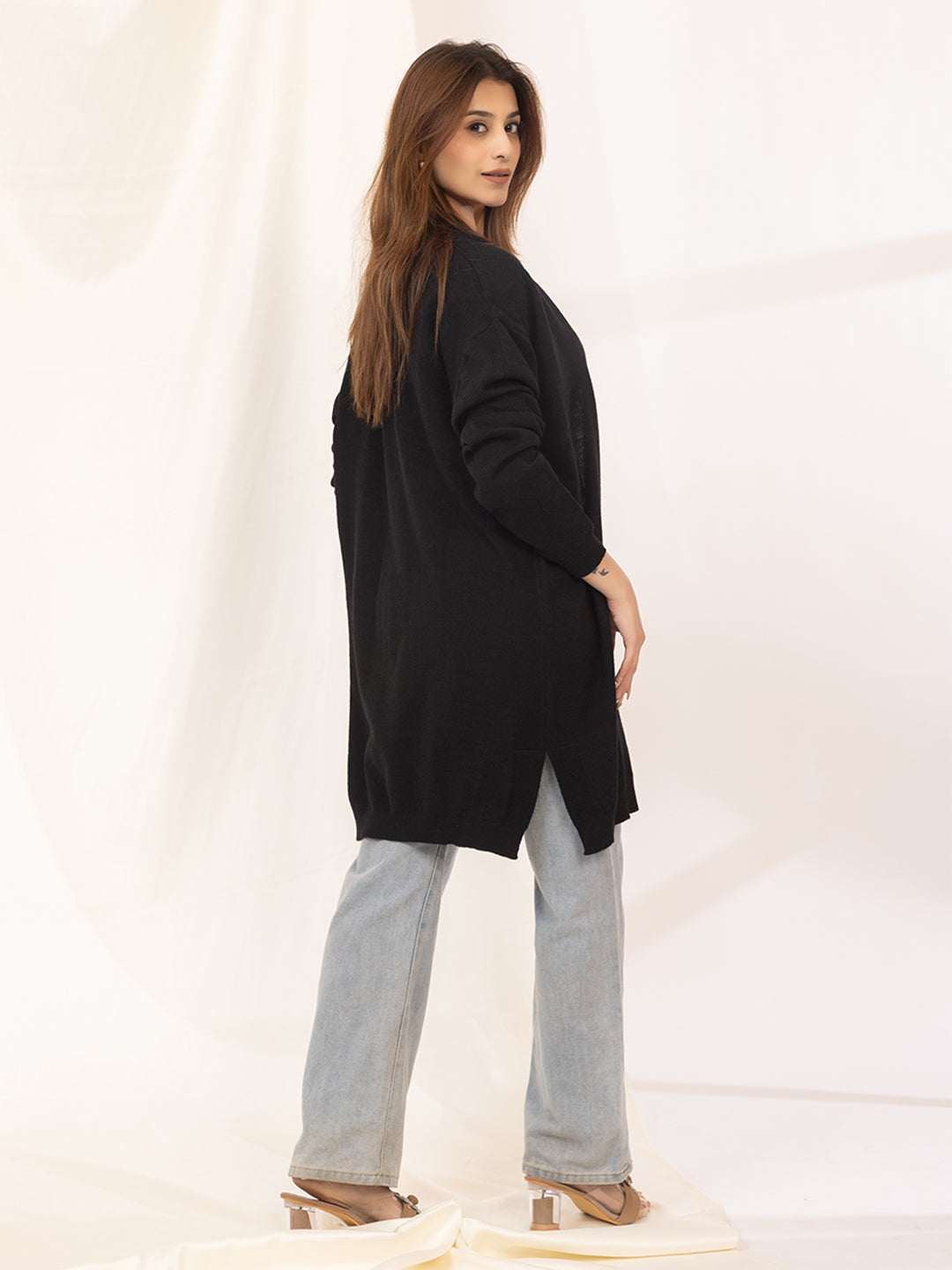 017 Woollen Shrug I Black