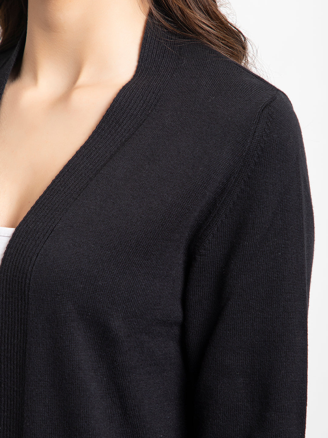 017 Woollen Shrug I Black