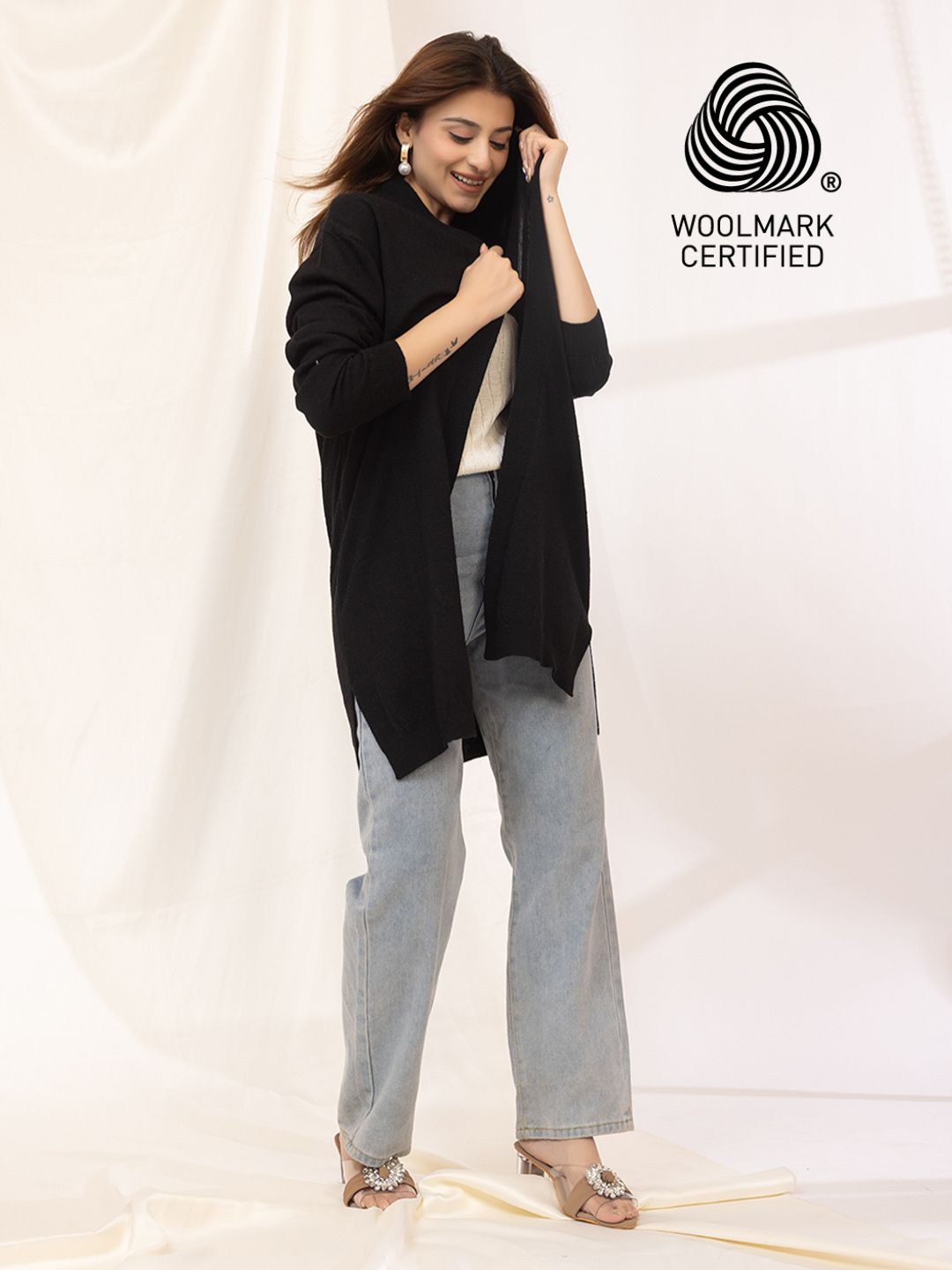 017 Woollen Shrug I Black